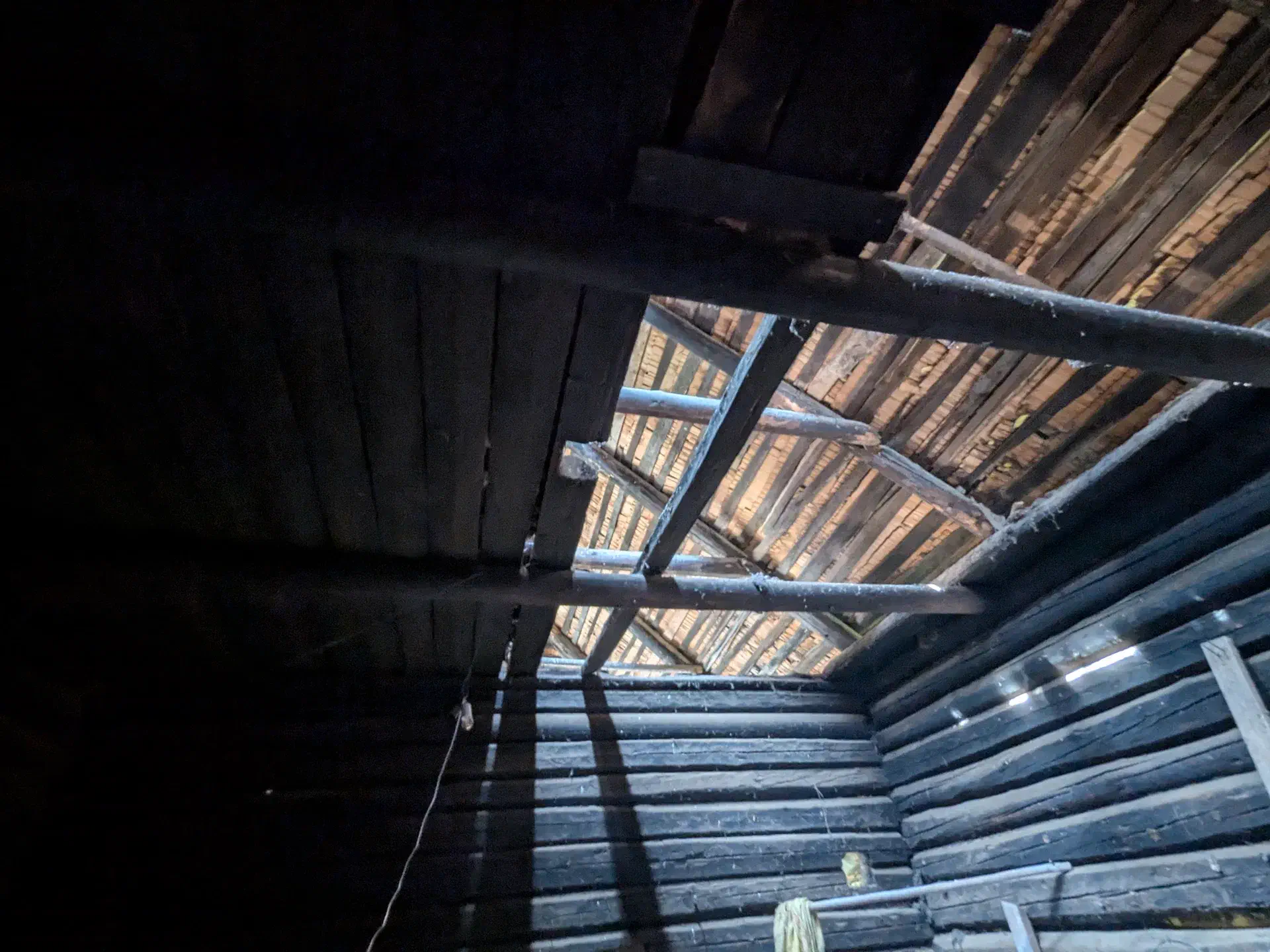 A roof truss of the Rehe construction photographed from the inside