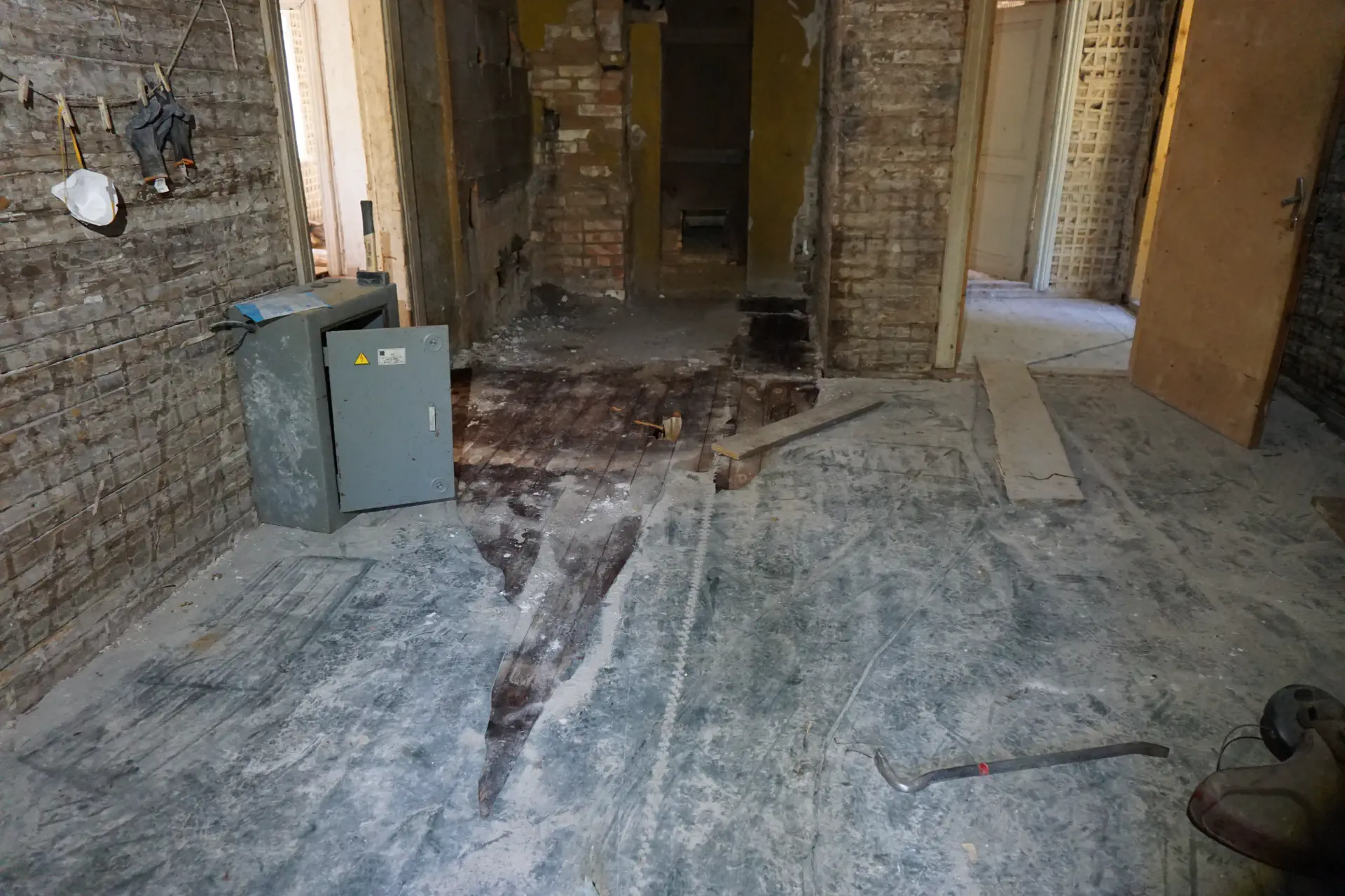 The laminate in the kitchen has been partially removed